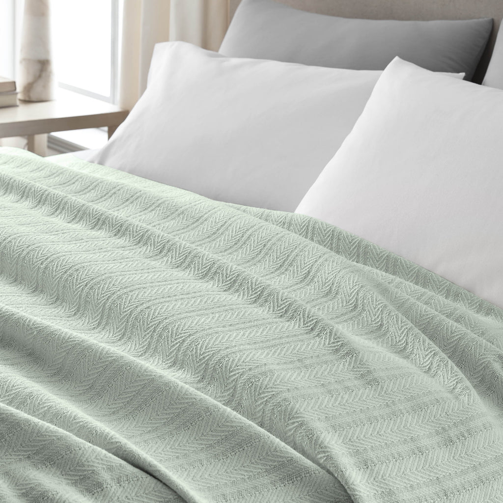 Vellux 100% Cotton Blanket - Soft, Breathable, Cozy & Lightweight Thermal Blanket - All Season Queen Size Blanket Perfect for Layering Bed, Couch & Sofa - Hotel Caliber (90x90 Inch Light Grey)