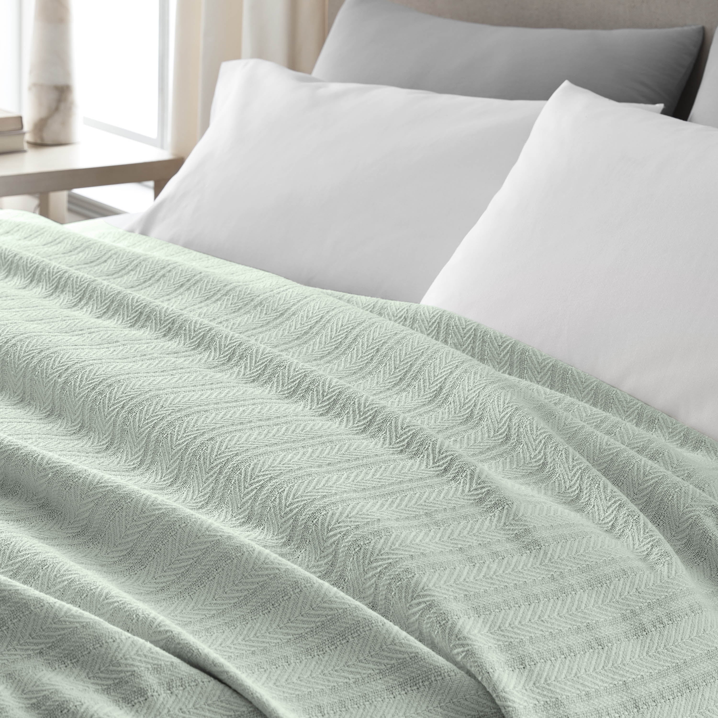 Vellux 100% Cotton Blanket - Soft, Breathable, Cozy & Lightweight Thermal Blanket - All Season Queen Size Blanket Perfect for Layering Bed, Couch & Sofa - Hotel Caliber (90x90 Inch Light Grey)